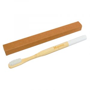 Біла бамбукова зубна щітка з іменним гравіюванням Марина